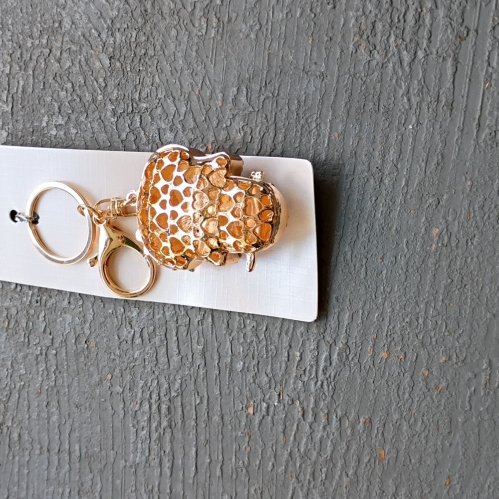Gold Skull Keychain with Rhinestones - Picture 6 of 8